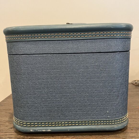 Rare First Lady 1960's Blue Train Case Pebbled, Pink Interior Riveted No Key - Picture 15 of 16